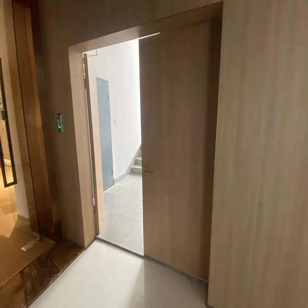 防盜門和防火門誰好(圖1) 防火門木質.jpg